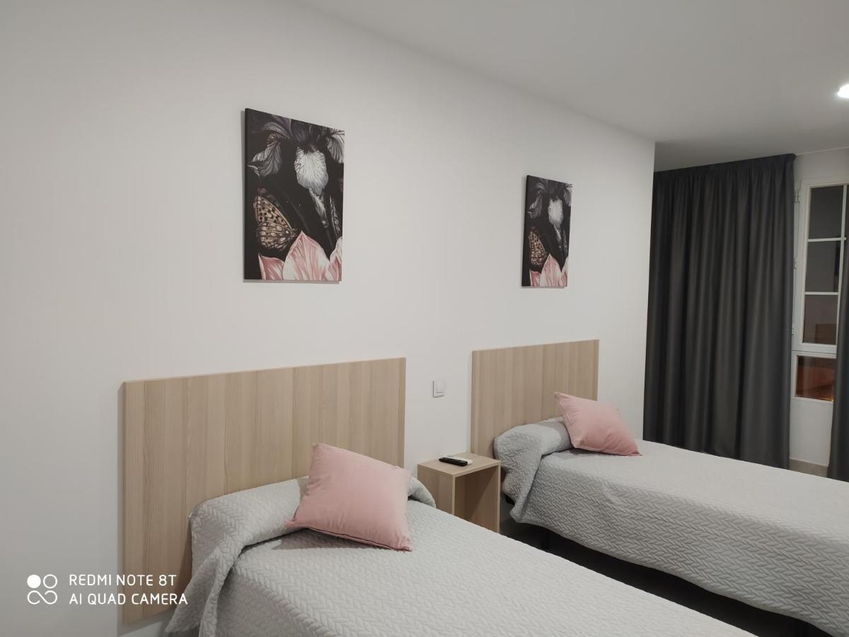 Hostal La Taurina Санта-Олалья Экстерьер фото